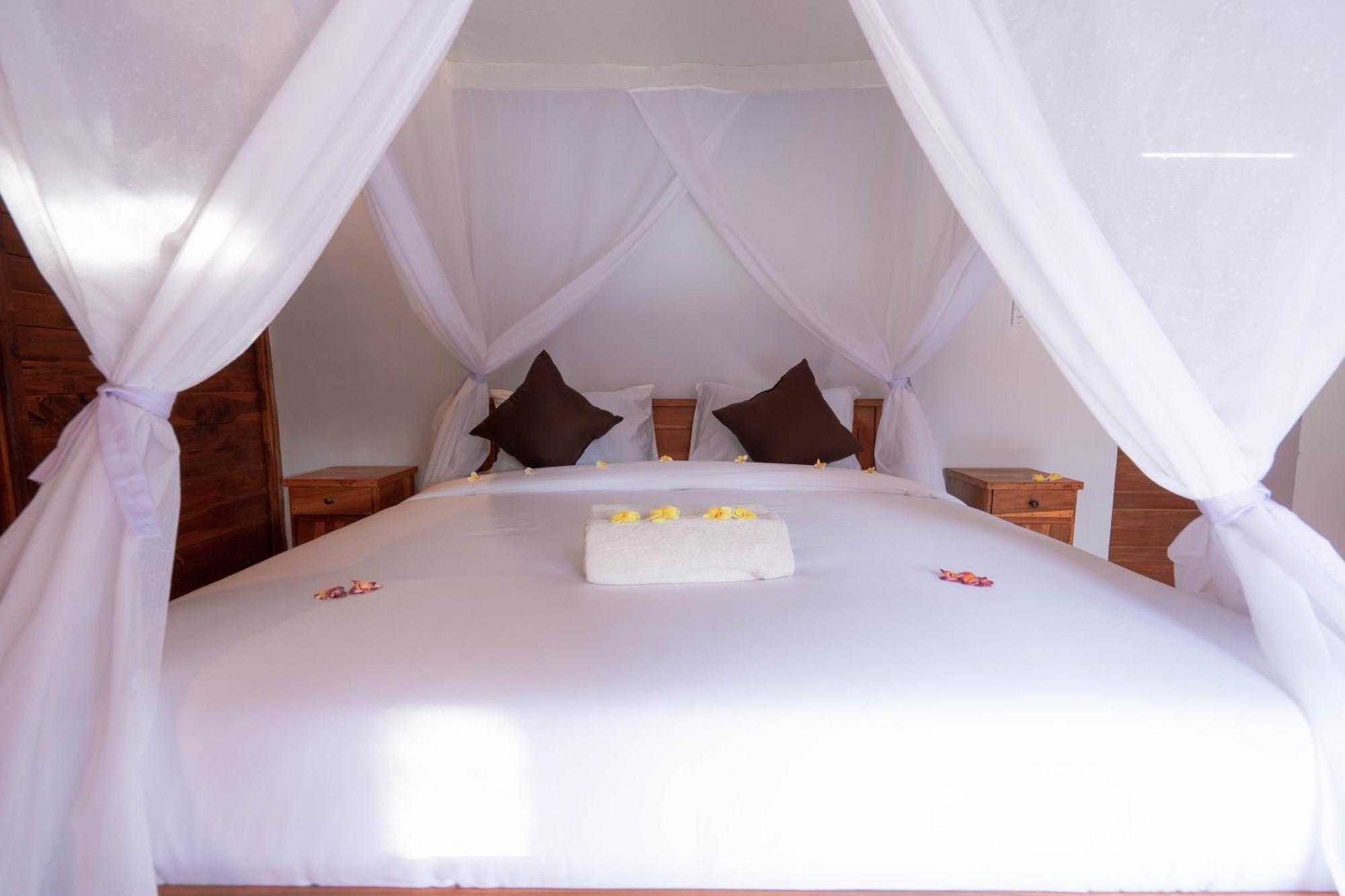 Garvi Villa Karangasem Екстериор снимка
